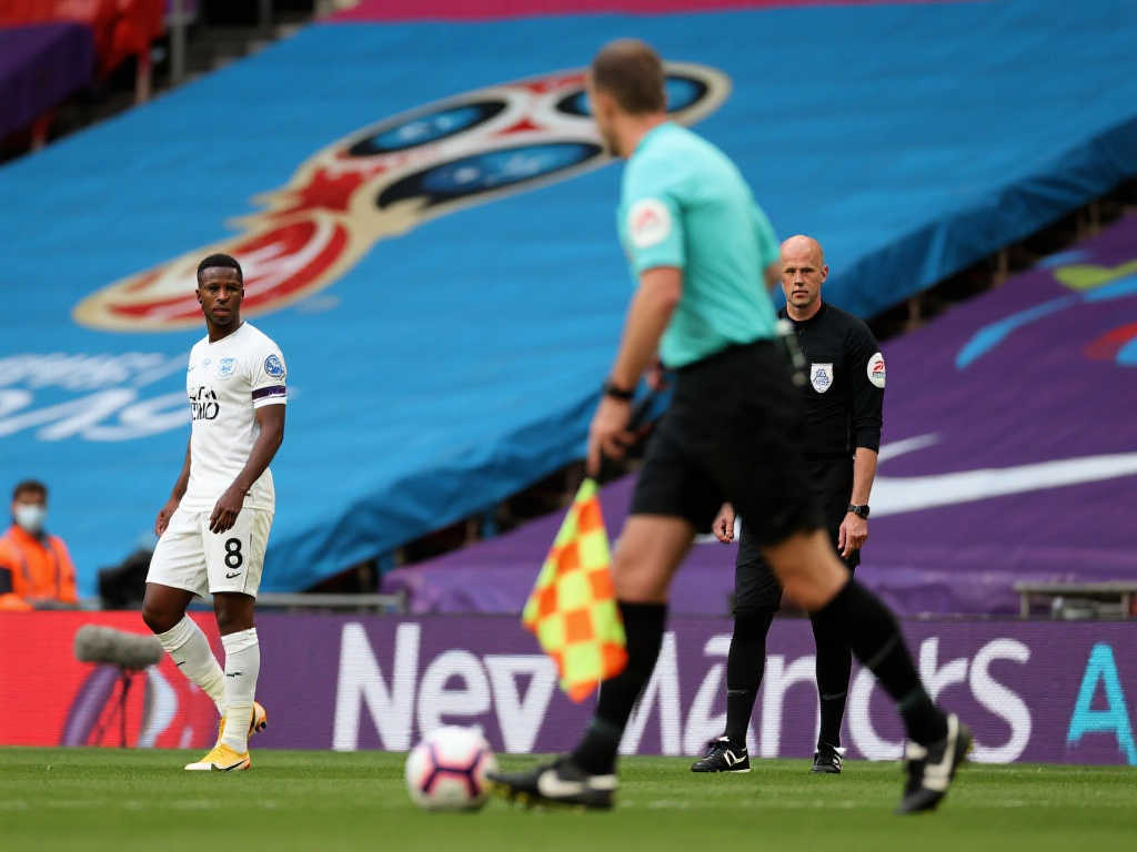 英超裁判公司主管韦伯主动联系利物浦致歉：此举意义何在？